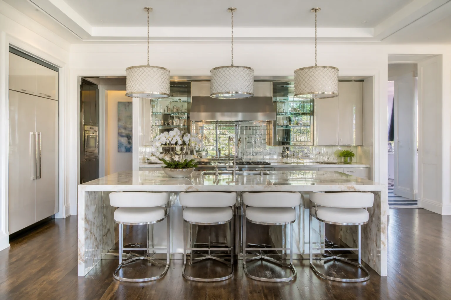 A Hollywood Glam kitchen island remodel